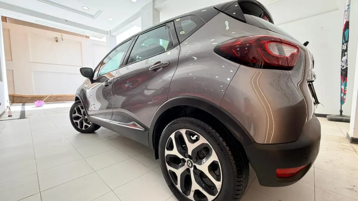 Renault Captur 2018 Highline Gray Automatic — Used