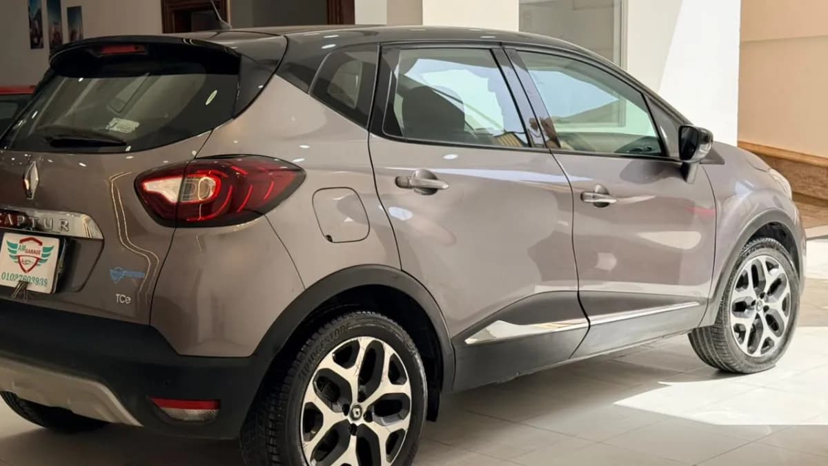Renault Captur 2018 Highline Gray Automatic — Used