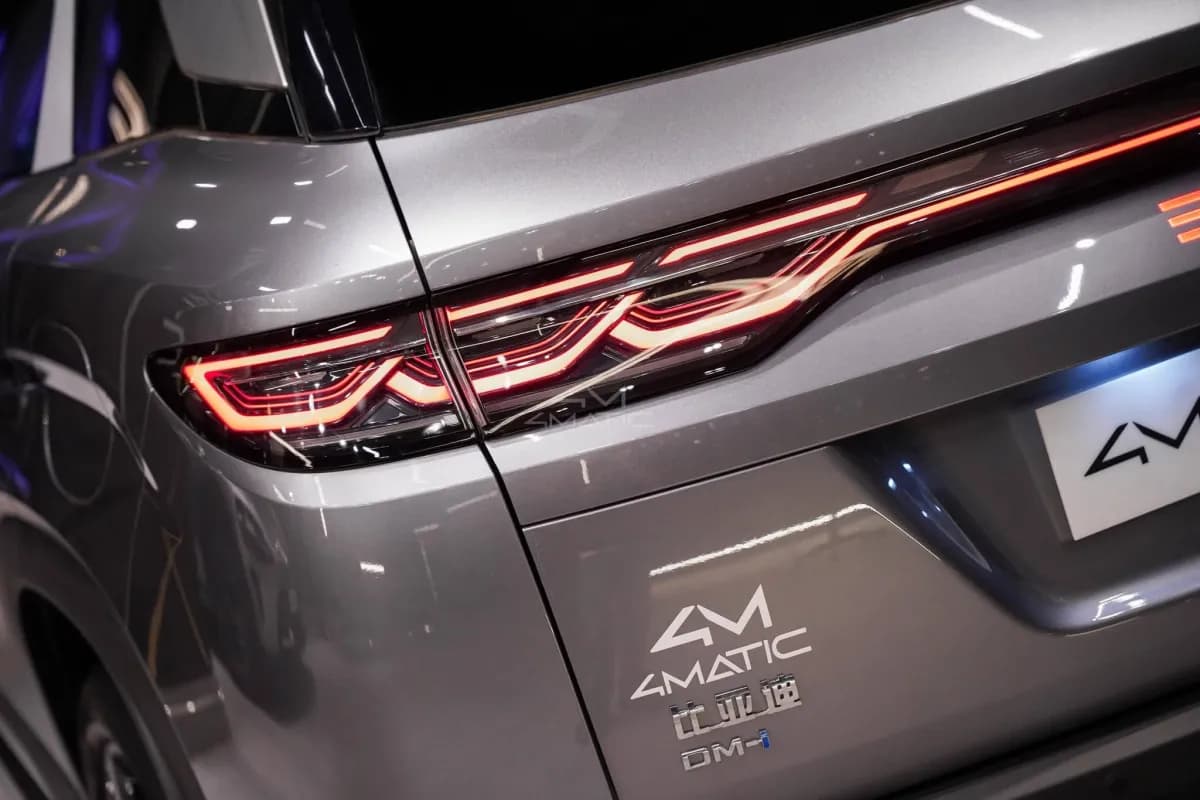 بي واي دي سونج ال 2025 دي ام اي رمادي أوتوماتيك — جديدة