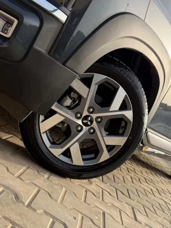 Mitsubishi Xpander 2025 Highline Black Automatic — New