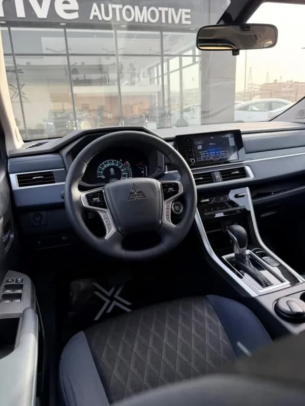 Mitsubishi Xpander 2025 Highline Black Automatic — New