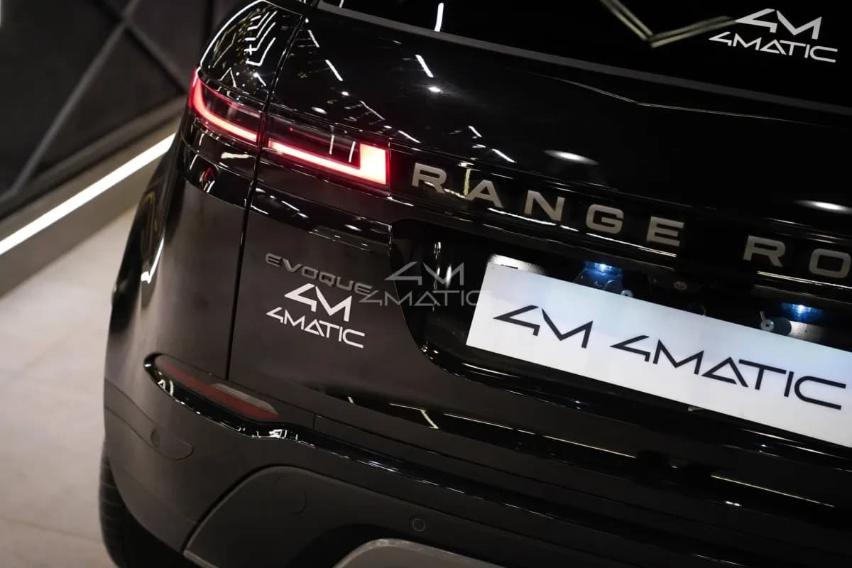 رينج روفر ايفوك 2026 بي ٢٧٠ اي أسود أوتوماتيك — جديدة
