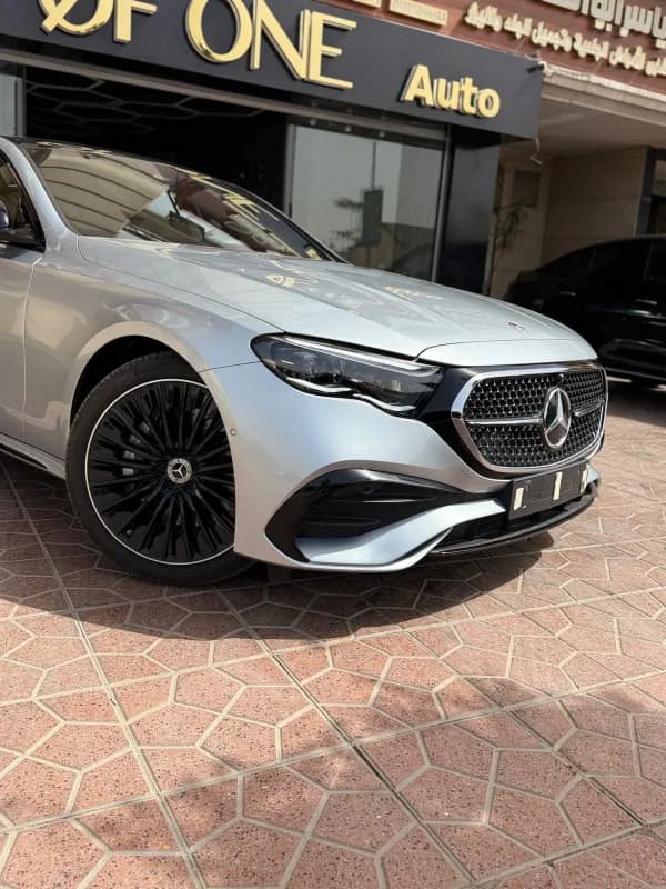 مرسيدس بنز E200 2026 ايه ام جي فضي أوتوماتيك — جديدة