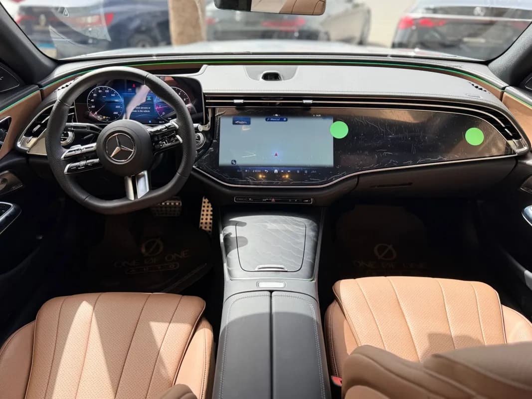 مرسيدس بنز E200 2026 ايه ام جي فضي أوتوماتيك — جديدة