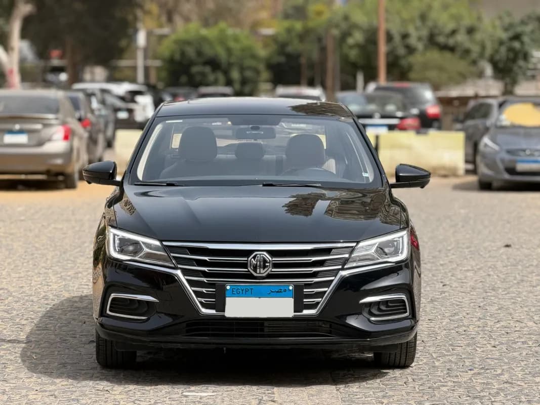 MG 5 2025 Luxury Black Automatic — Used