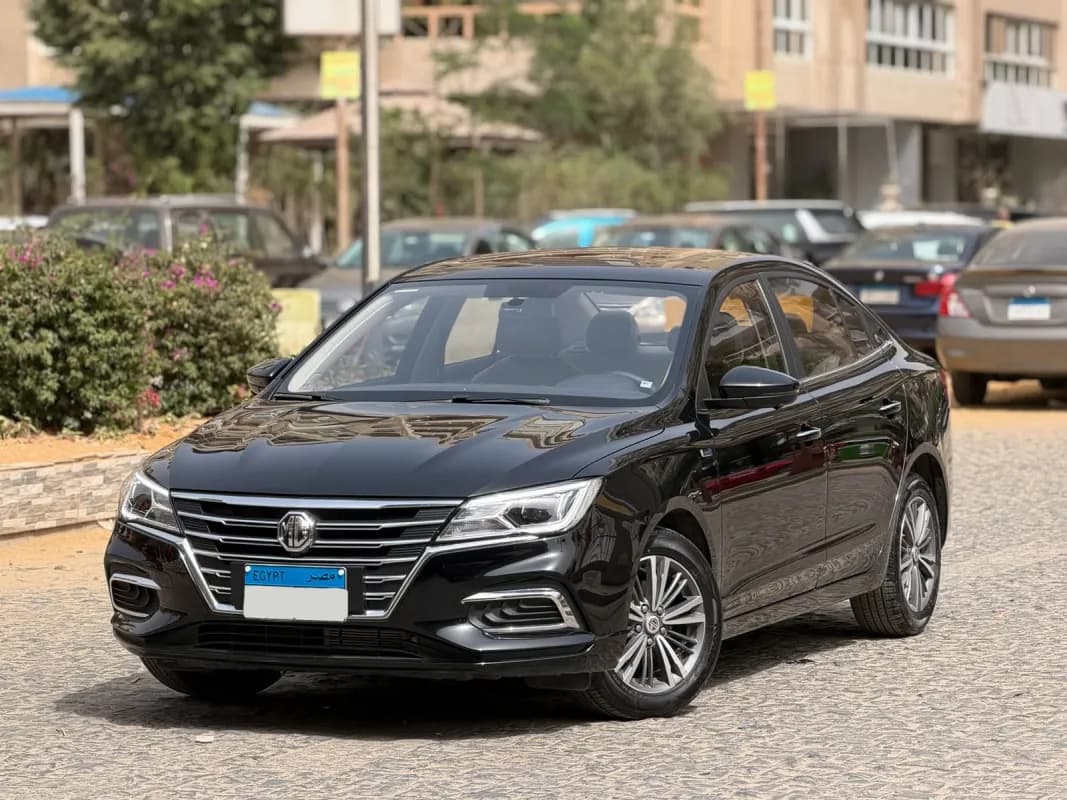 MG 5 2025 Luxury Black Automatic — Used