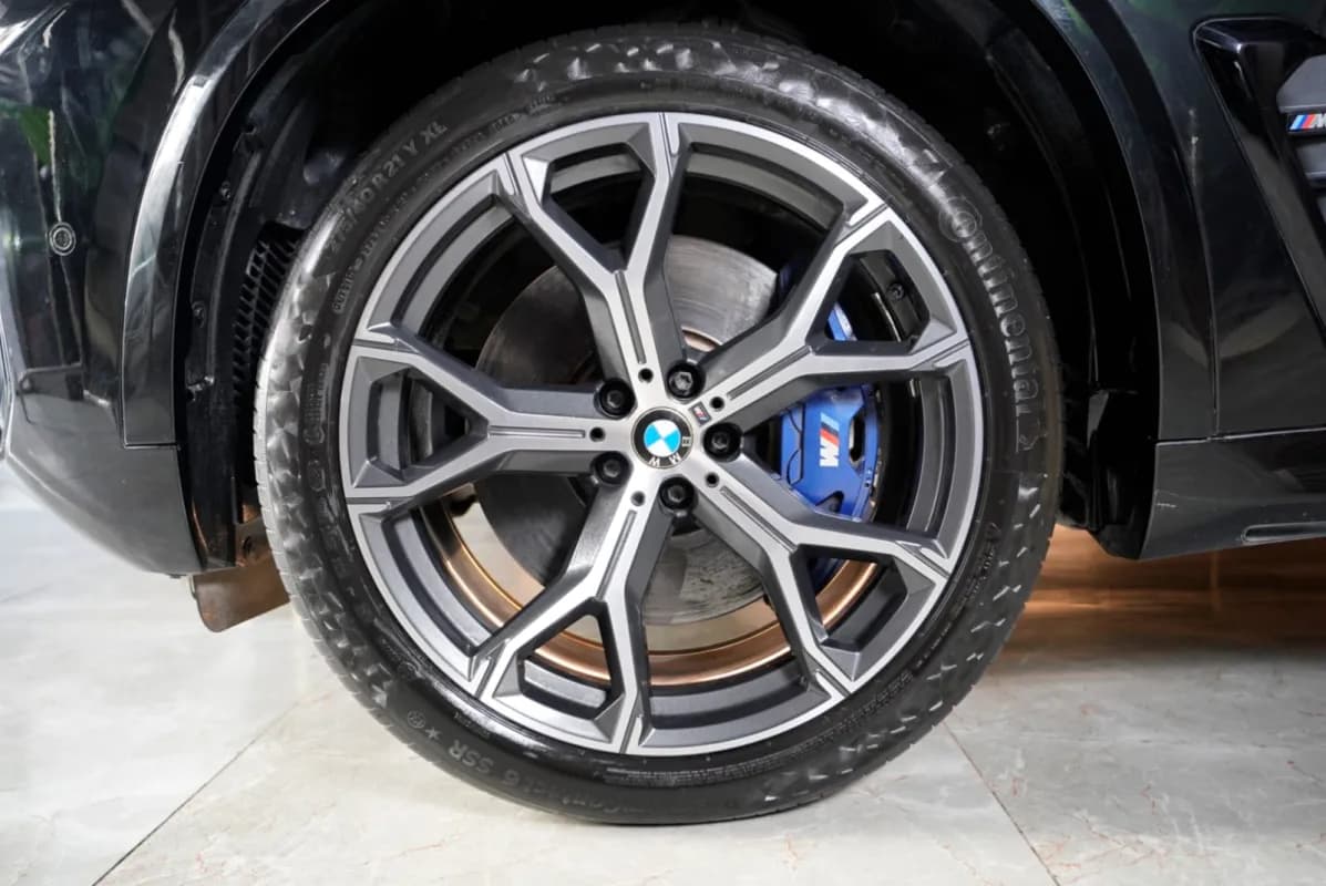 BMW X5 2024 M60i Black Automatic — Used