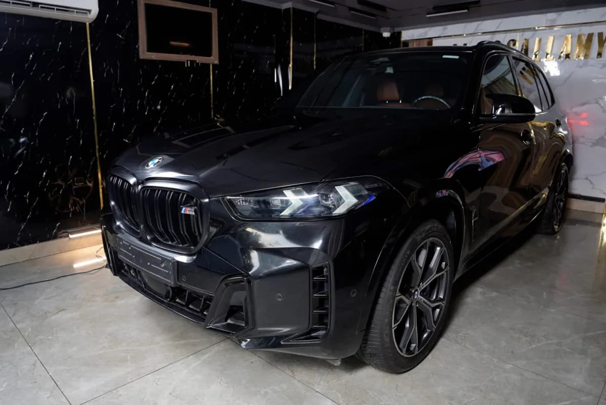 BMW X5 2024 M60i Black Automatic — Used