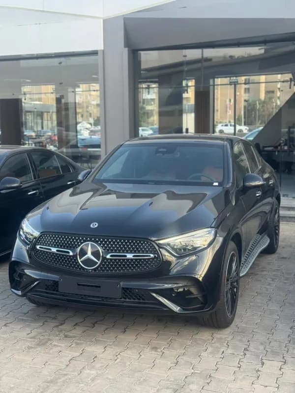 مرسيدس بنز GLC 300 2026 كوبيه رمادي قابض مزدوج — جديدة