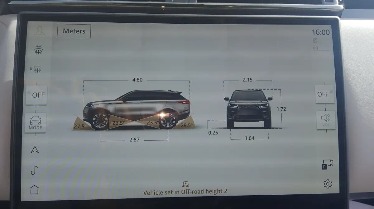 رينج روفر فيلار 2025 داينمك اس اي بي250 أبيض أوتوماتيك — جديدة