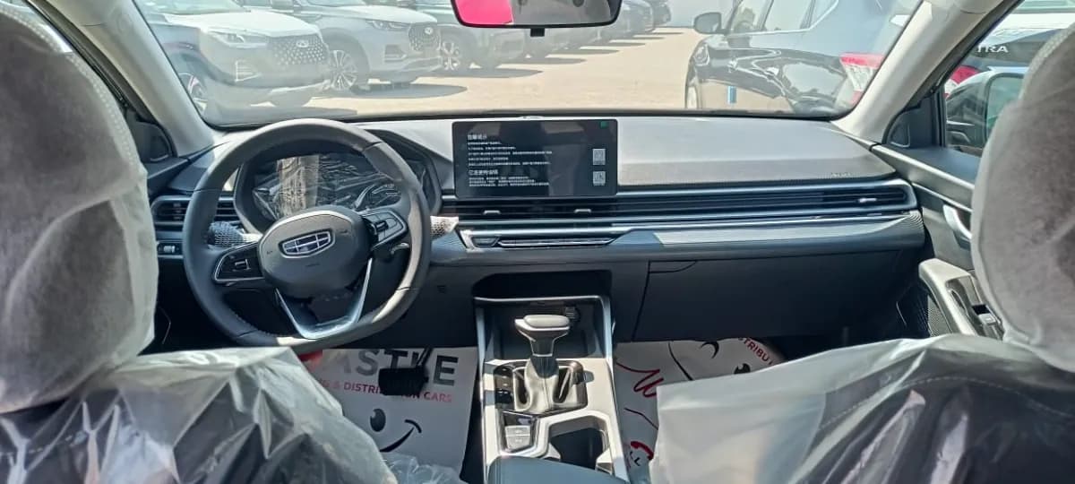 جيلي امجراند 2026 لاكشري أزرق الداكن أوتوماتيك — جديدة