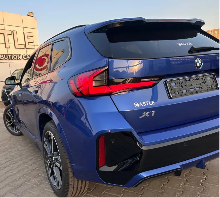 بي ام دبليو X1 2026 اس داريف أزرق قابض مزدوج — جديدة