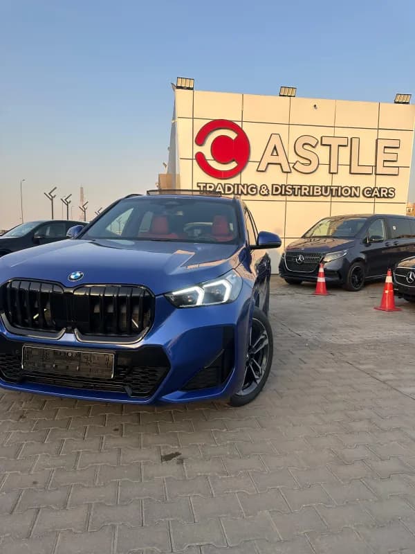 بي ام دبليو X1 2026 اس داريف أزرق قابض مزدوج — جديدة