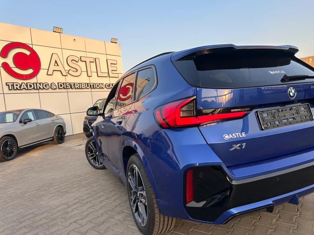 بي ام دبليو X1 2026 اس داريف أزرق قابض مزدوج — جديدة