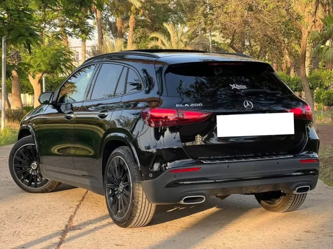 مرسيدس بنز GLA 200 2024 ايه ام جي أسود أوتوماتيك — مستعملة
