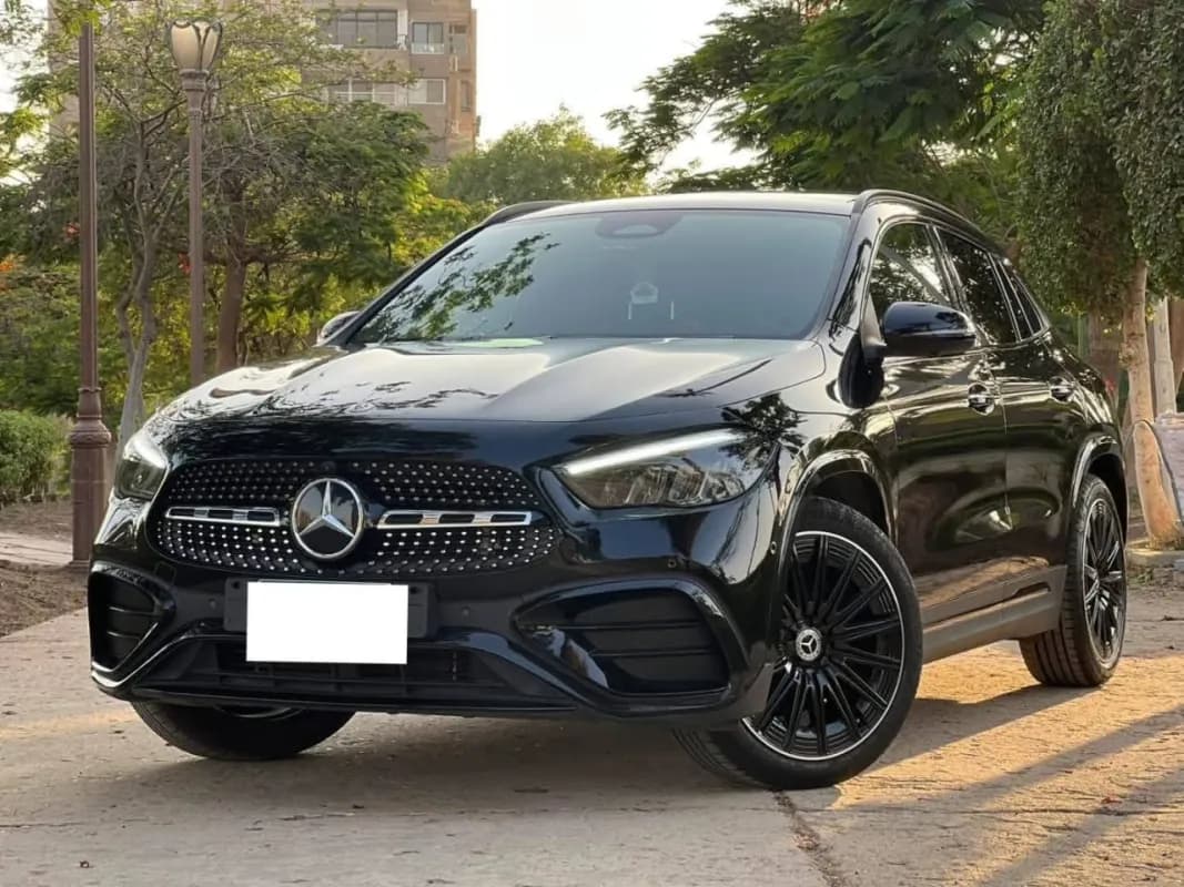مرسيدس بنز GLA 200 2024 ايه ام جي أسود أوتوماتيك — مستعملة