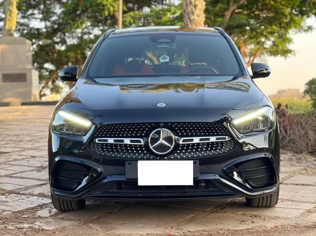 مرسيدس بنز GLA 200 2024 ايه ام جي أسود أوتوماتيك — مستعملة