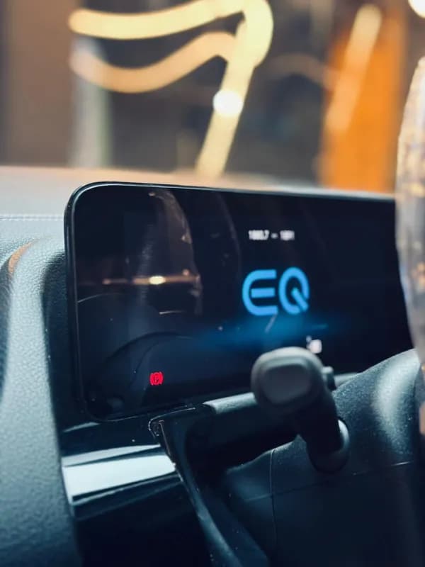 مرسيدس بنز اي كيو ايه 260 2024 لاكشيري أزرق أوتوماتيك — مستعملة