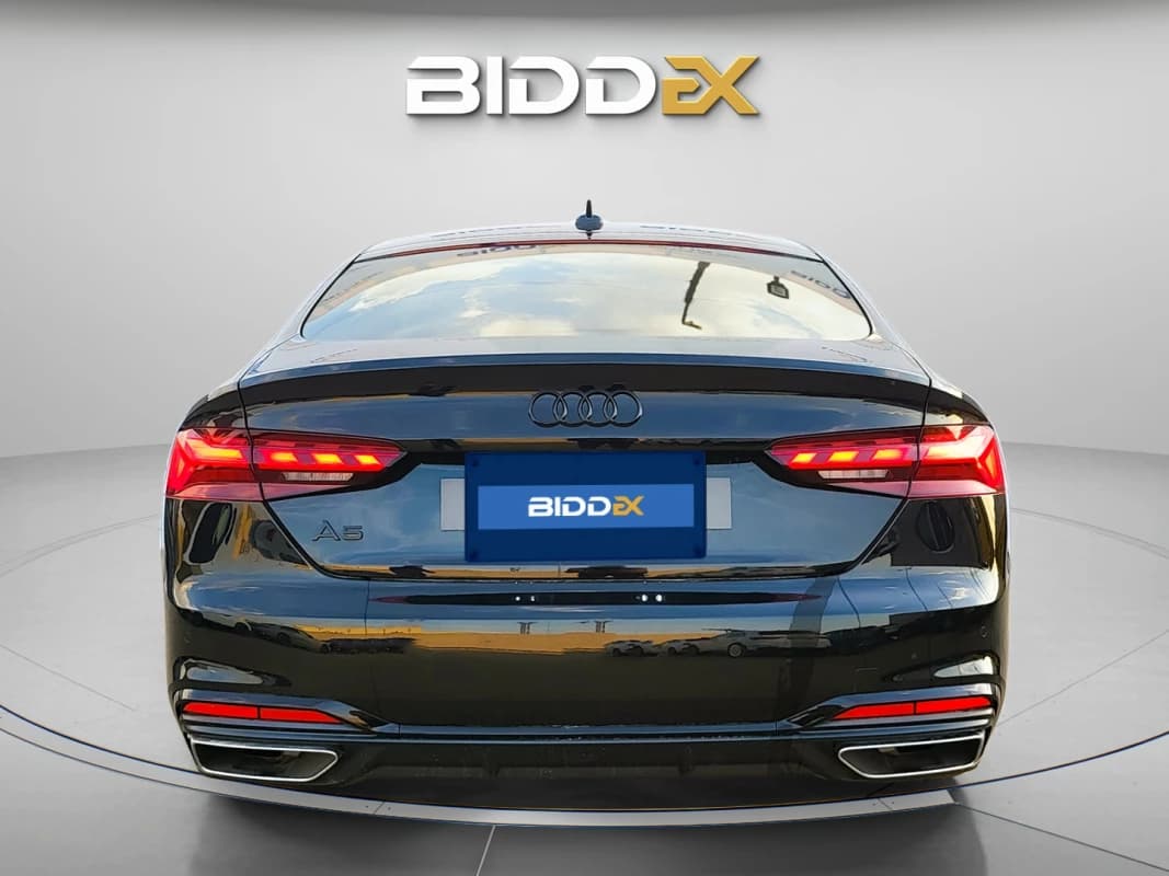 Audi A5 2024 اس لاين أسود أوتوماتيك — جديدة