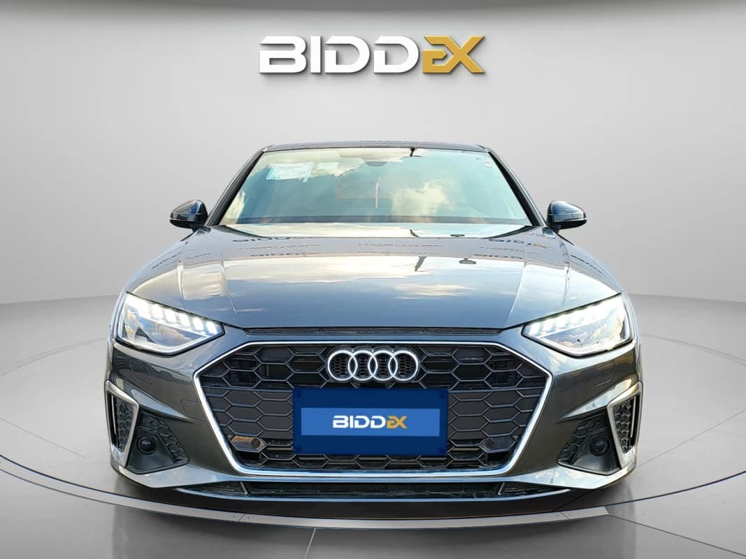 Audi A4 2024 اس لاين رمادي أوتوماتيك — جديدة