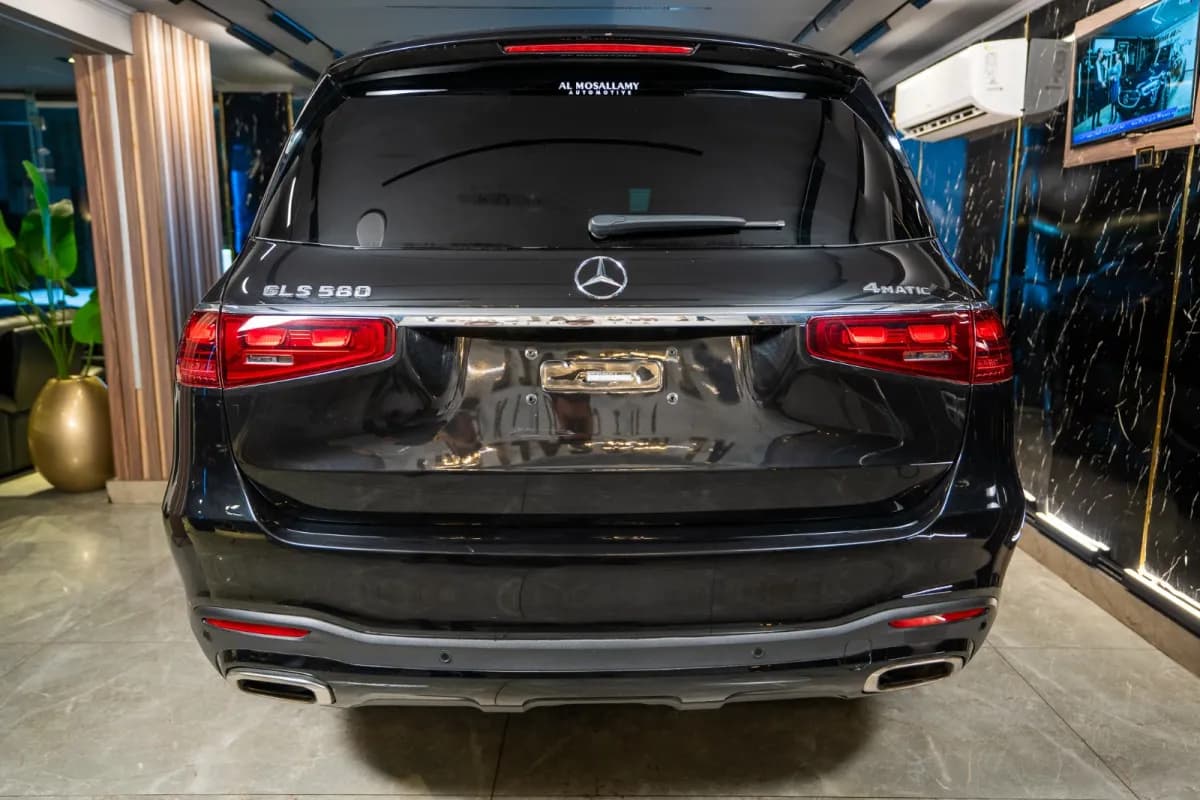 مرسيدس بنز GLS 580 2025 ايه ام جي أسود أوتوماتيك — مستعملة