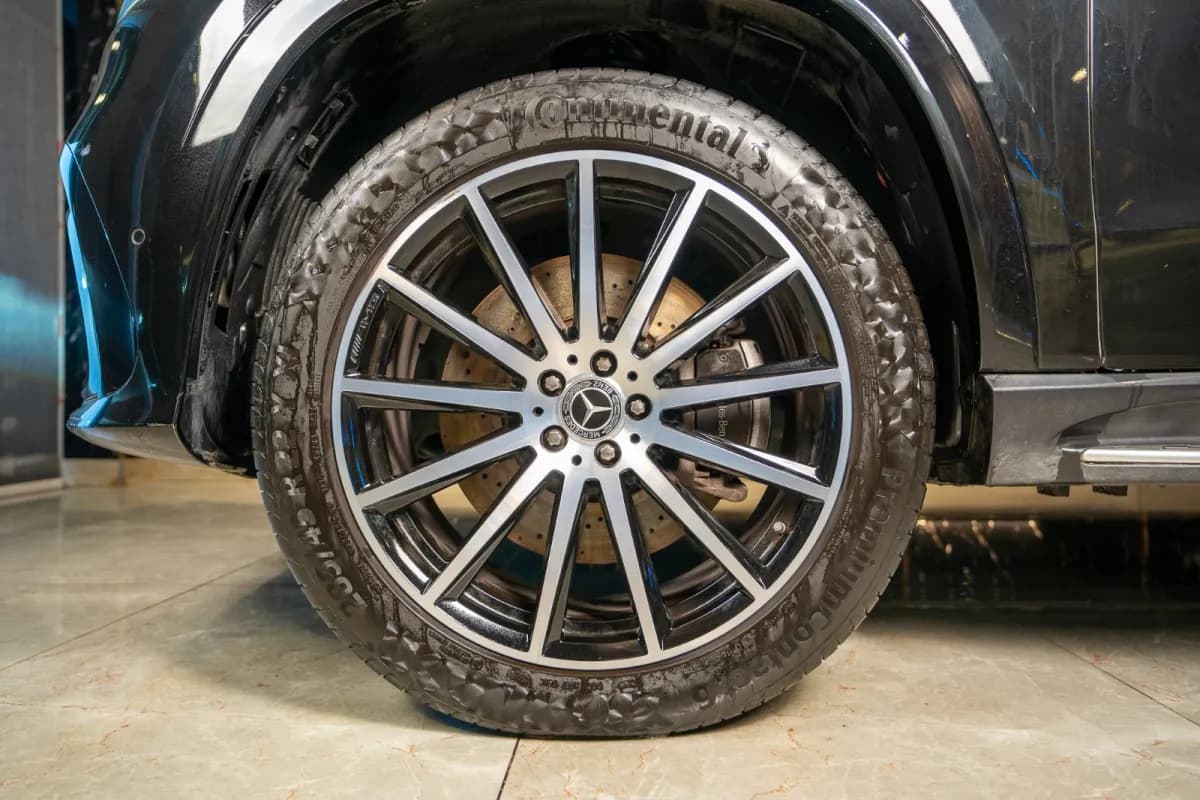 مرسيدس بنز GLS 580 2025 ايه ام جي أسود أوتوماتيك — مستعملة