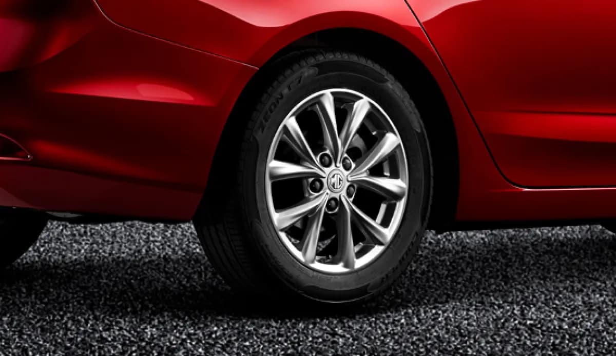 MG 5 2026 Luxury Red Cvt — New