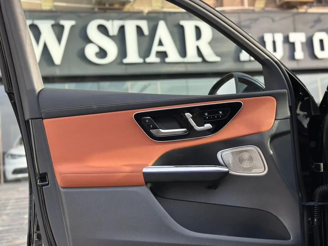 مرسيدس بنز GLC 300 2026 برميم بلس أسود أوتوماتيك — جديدة