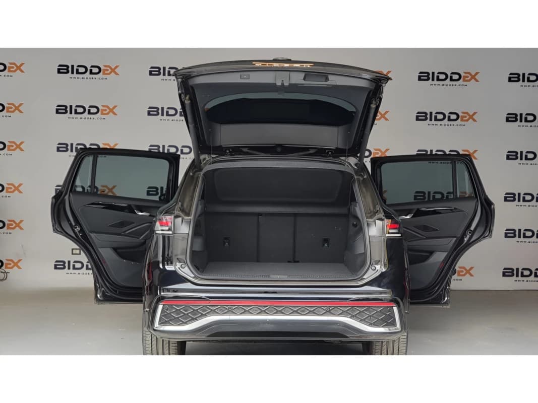 Volkswagen Tiguan 2024 R line Black Automatic — Used