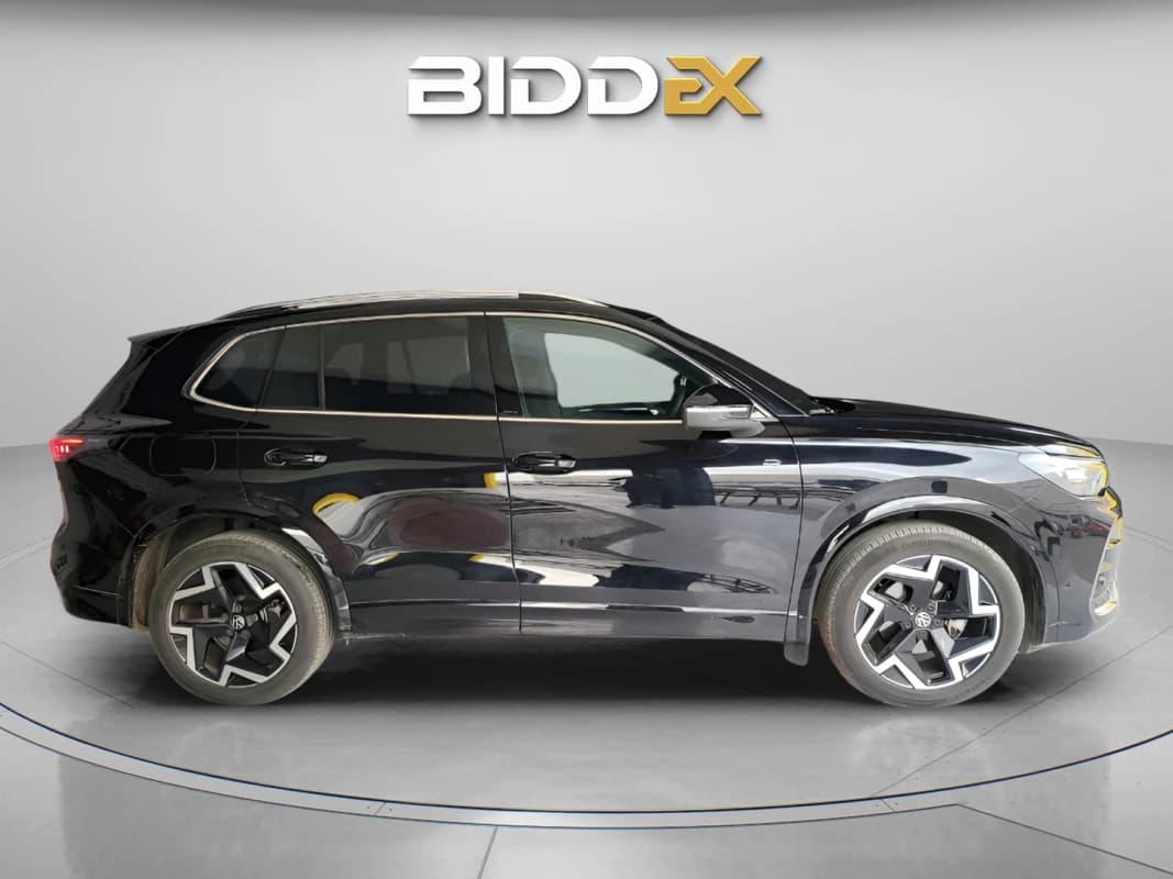 Volkswagen Tiguan 2024 R line Black Automatic — Used