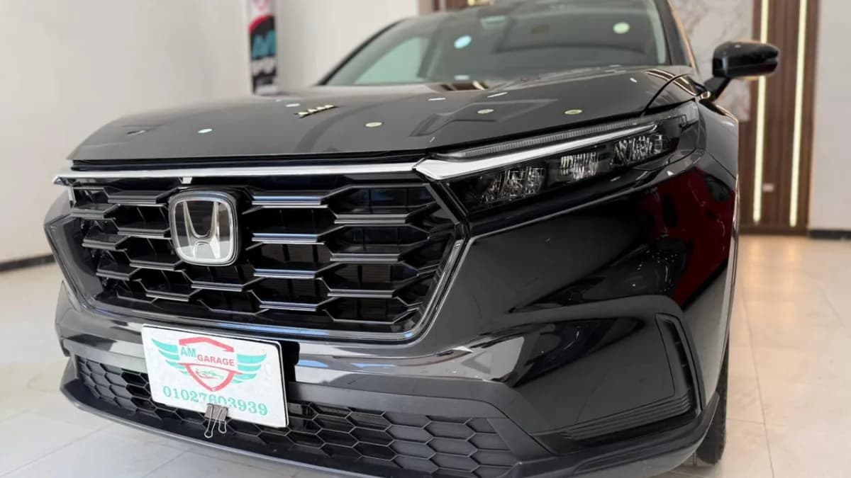 هوندا سي ار في 2023 ال اكس أسود أوتوماتيك — مستعملة