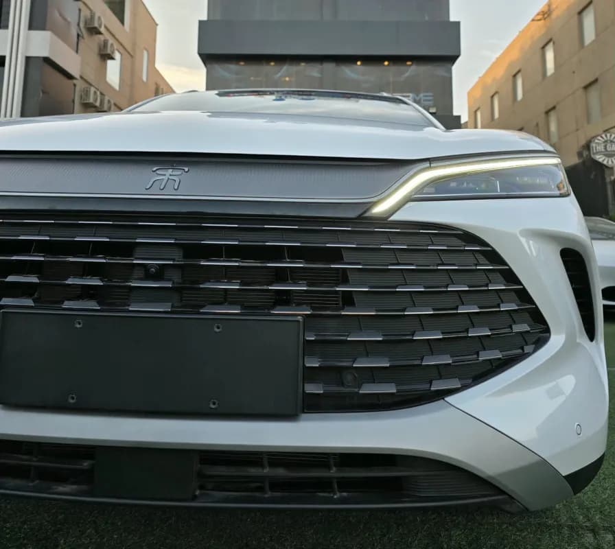 بي واي دي سونج ال 2026 دي ام اي أبيض أوتوماتيك — جديدة
