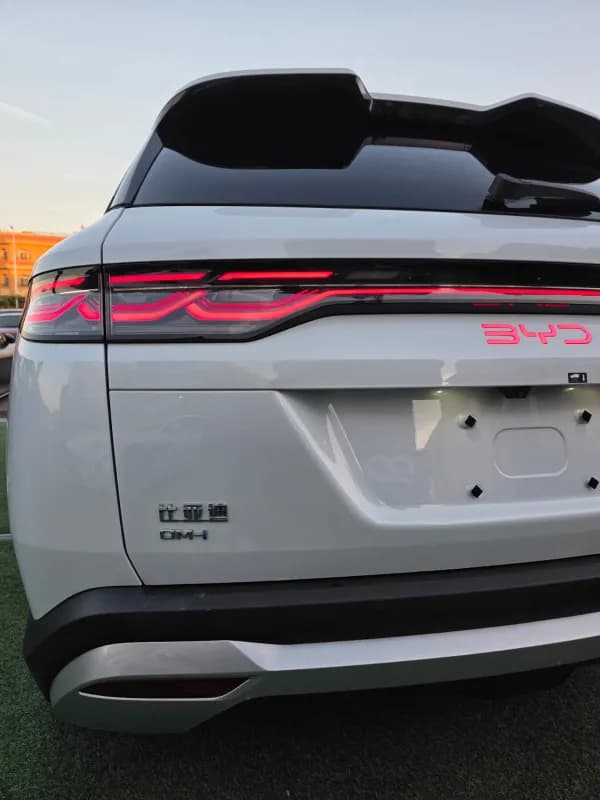بي واي دي سونج ال 2026 دي ام اي أبيض أوتوماتيك — جديدة