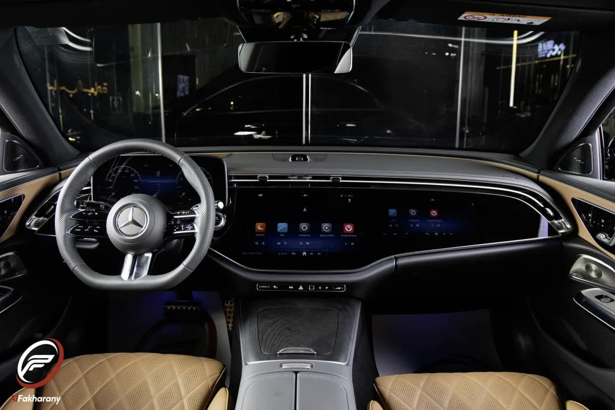 مرسيدس بنز E200 2026 ايه ام جي رمادي إسمنتي قابض مزدوج — جديدة