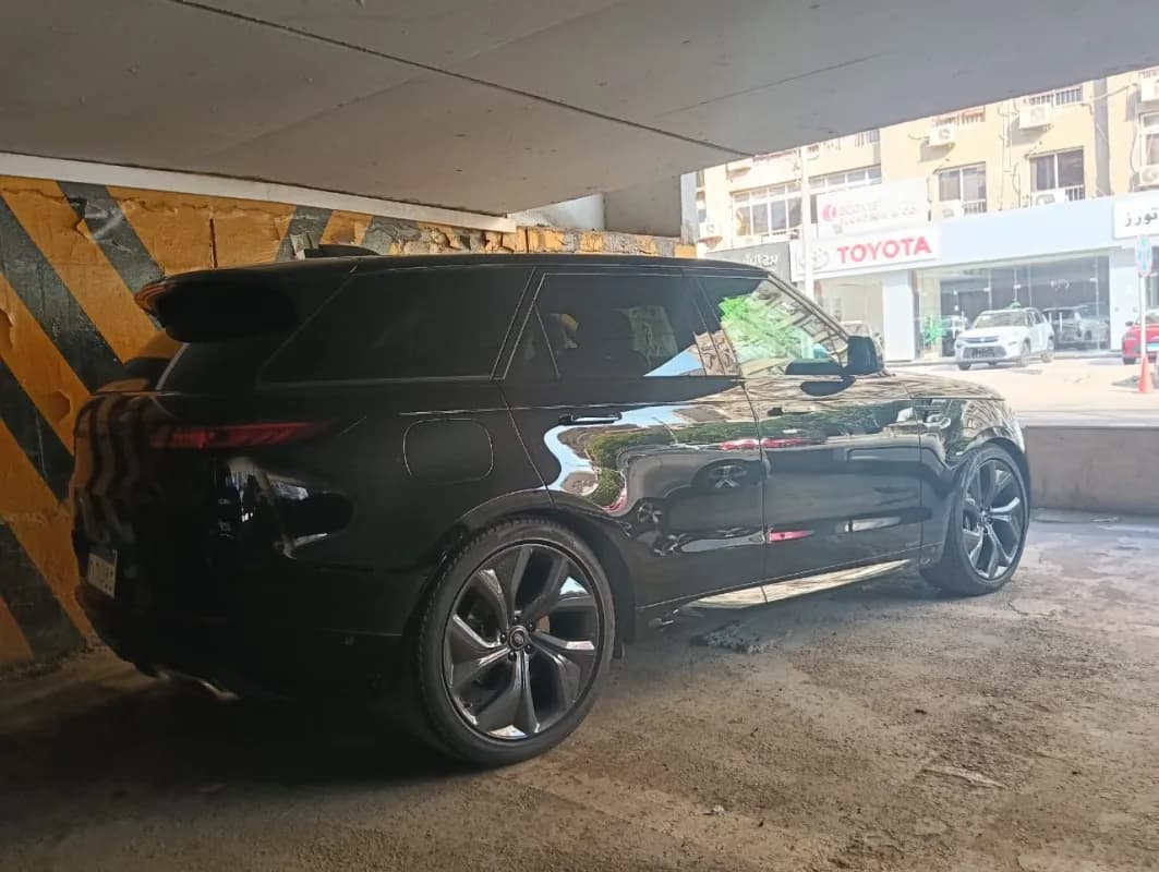 رينج روفر اوتو بيوجرفي 2024 سبورت أسود أوتوماتيك — مستعملة