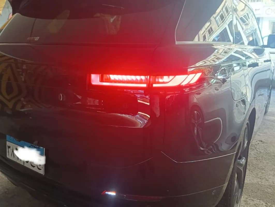 رينج روفر اوتو بيوجرفي 2024 سبورت أسود أوتوماتيك — مستعملة
