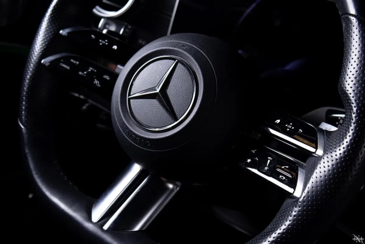 مرسيدس بنز E200 2022 ايه ام جي رمادي أوتوماتيك — مستعملة