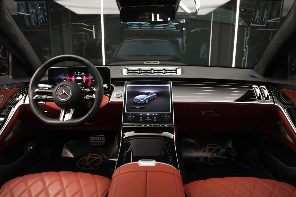مرسيدس بنز S580 2023 اي ام جي أسود أوتوماتيك — مستعملة