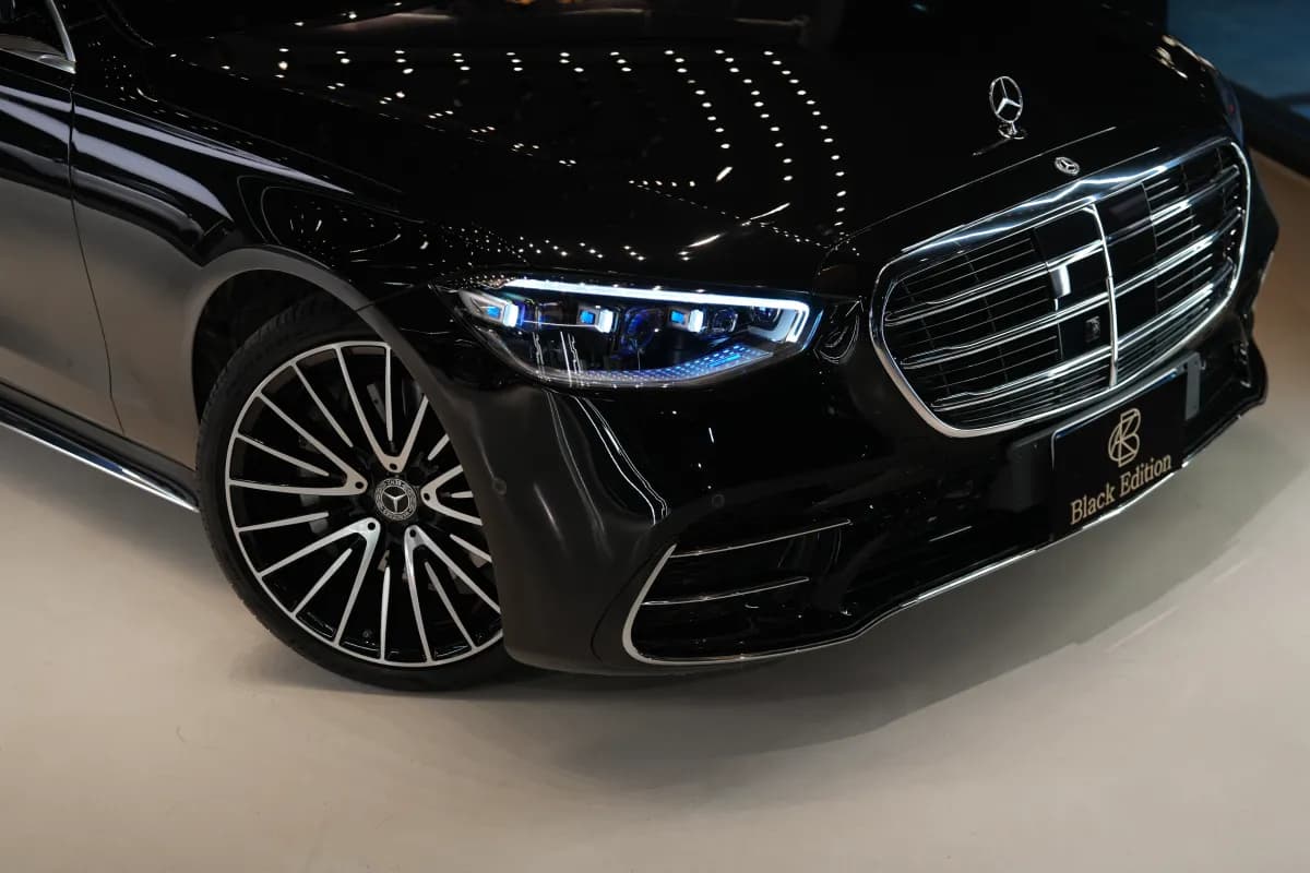 مرسيدس بنز S580 2023 اي ام جي أسود أوتوماتيك — مستعملة