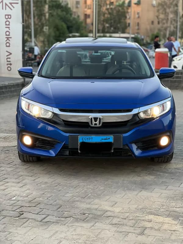 هوندا سيفك 2018 سيدان اكس أزرق أوتوماتيك — مستعملة