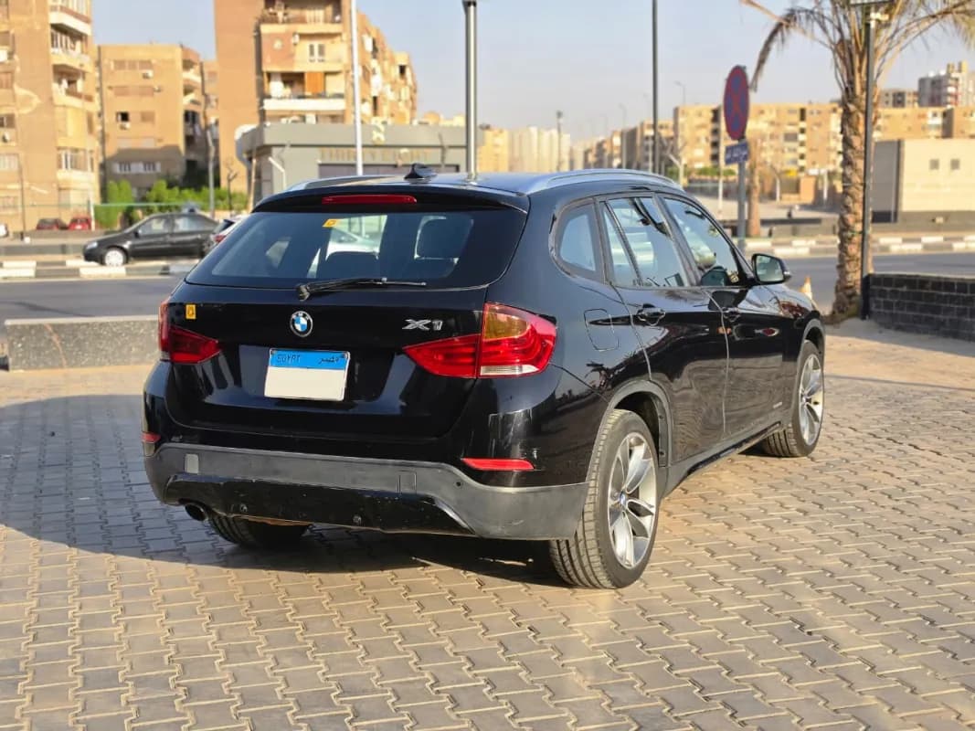 بي ام دبليو X1 2015 ام باور أسود أوتوماتيك — مستعملة