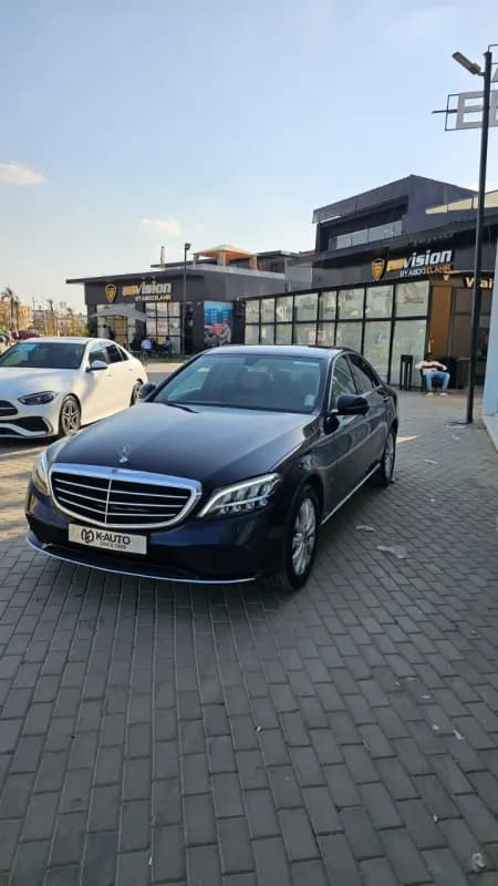 مرسيدس بنز C180 2019 اكسكلوسف أسود أوتوماتيك — مستعملة
