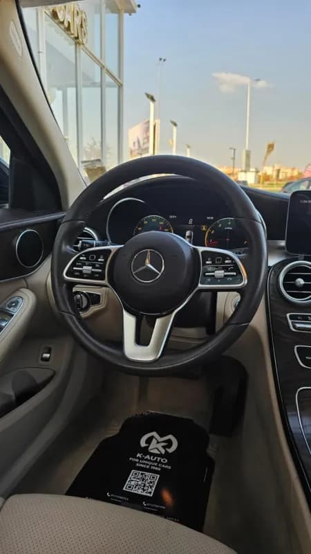 مرسيدس بنز C180 2019 اكسكلوسف أسود أوتوماتيك — مستعملة