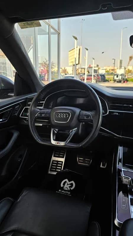 أودي كيو 8 2023 اس لاين رمادي أوتوماتيك — مستعملة