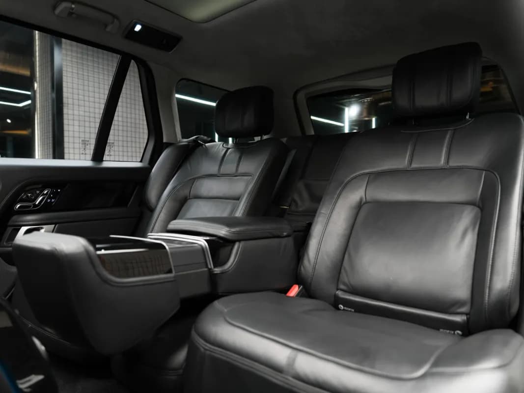 Range Rover VOGUE 2019 p-525 White Automatic — Used