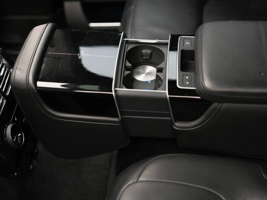 Range Rover VOGUE 2019 p-525 White Automatic — Used