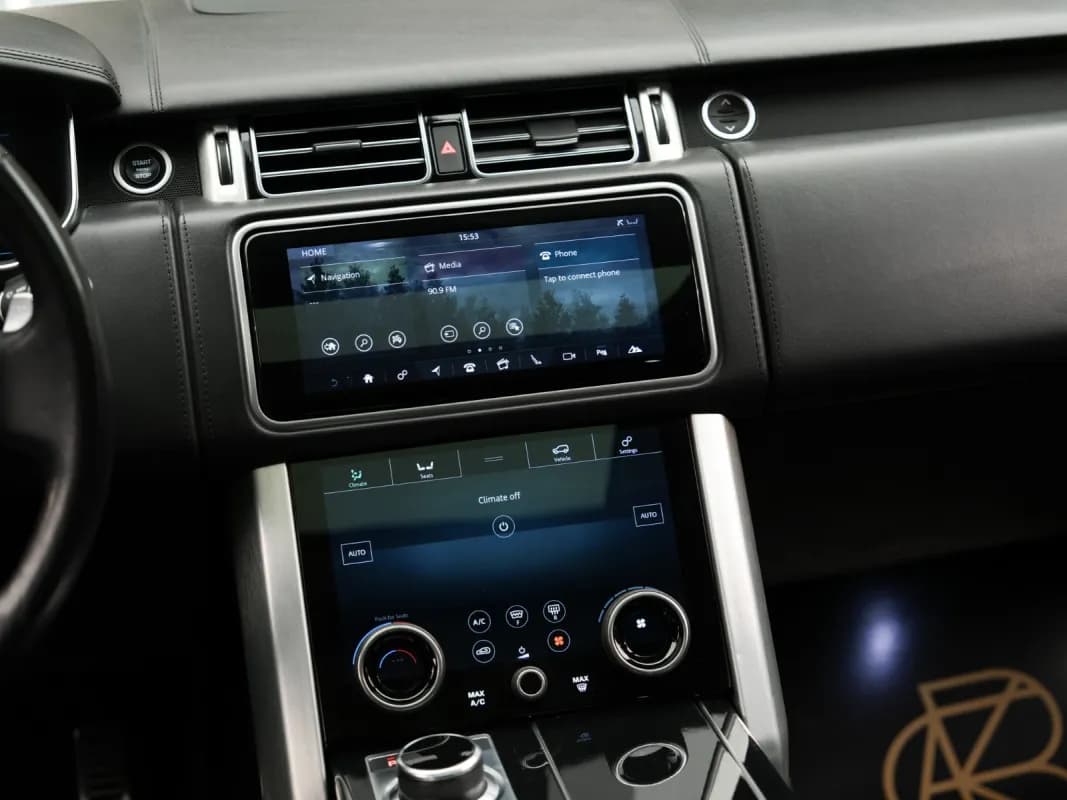 Range Rover VOGUE 2019 p-525 White Automatic — Used