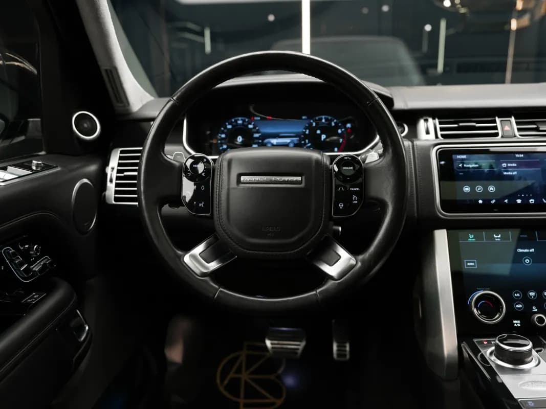 Range Rover VOGUE 2019 p-525 White Automatic — Used