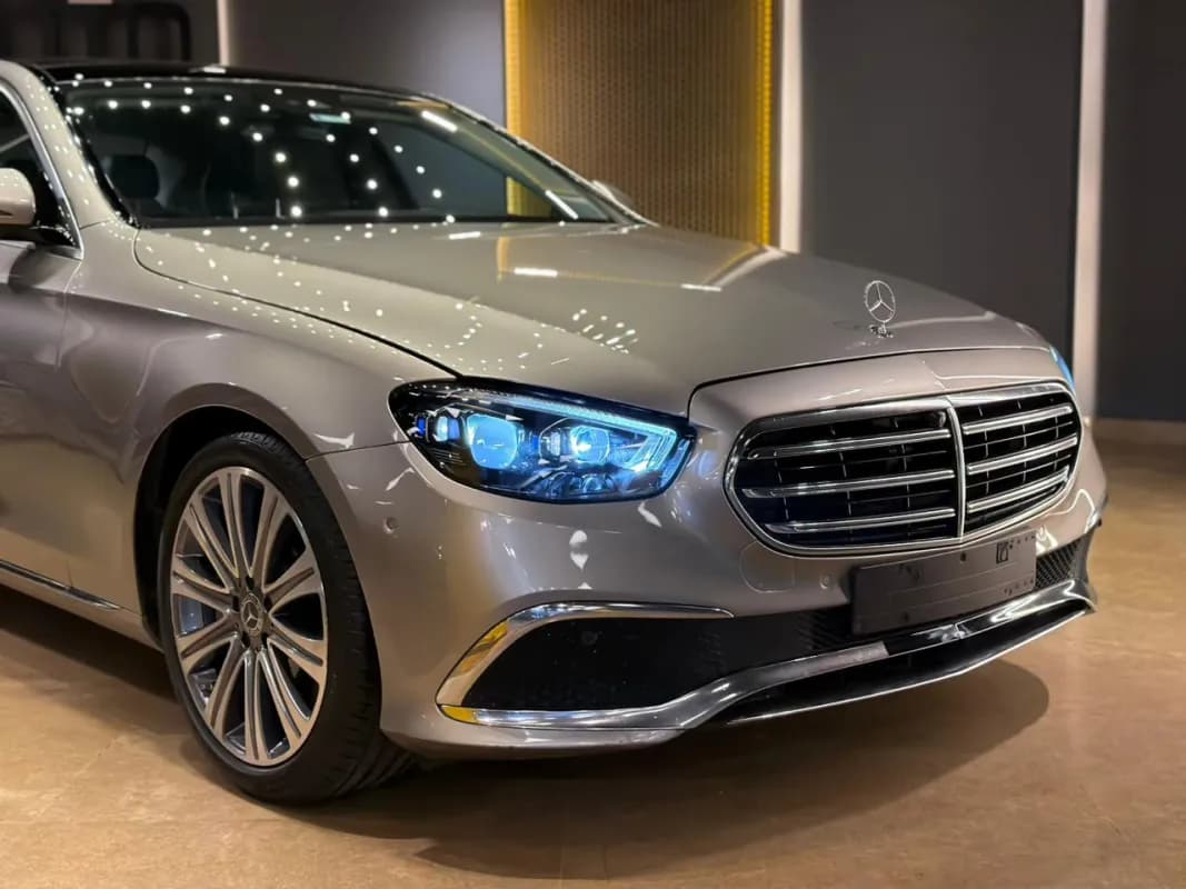 مرسيدس بنز E300 2021 اكسيكلوزيف برونزي أوتوماتيك — مستعملة