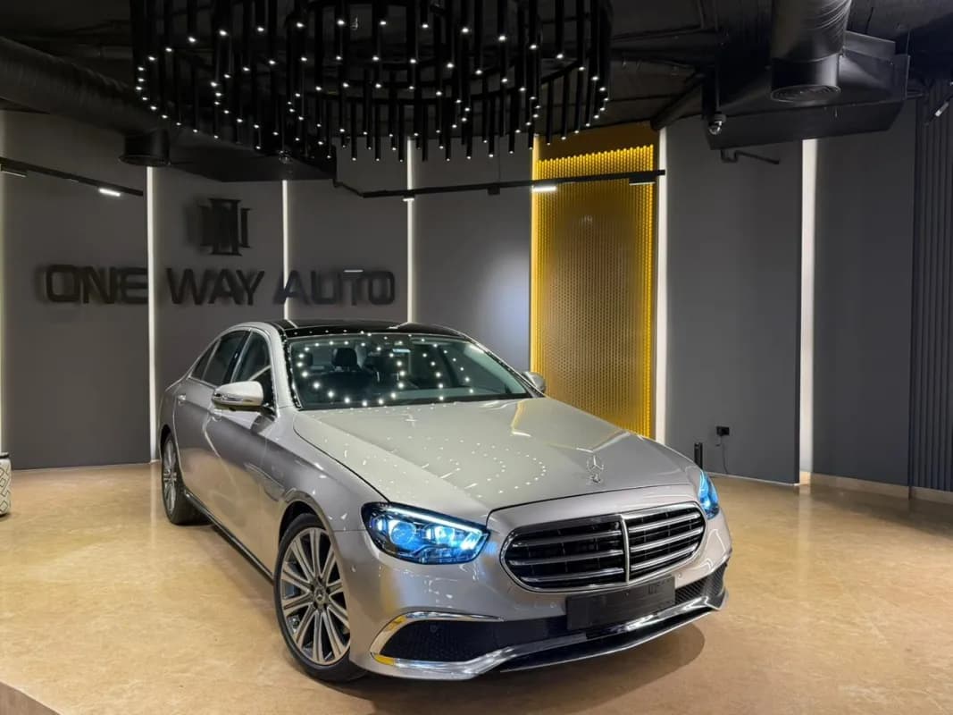 مرسيدس بنز E300 2021 اكسيكلوزيف برونزي أوتوماتيك — مستعملة